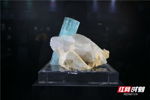 组图 珠光宝气——各类精品宝玉石与耐火材料制造的奇妙交融