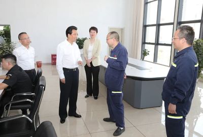 张定超在走访慰问专家人才时强调 坚持把人才作为高质量发展的第一资源 为幸福六盘水现代化建设提供智力支撑